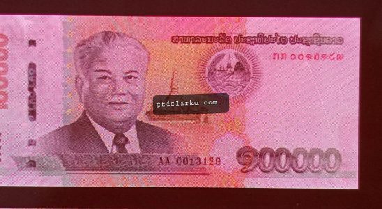 Money Changer Menerima Penukaran Uang Laos